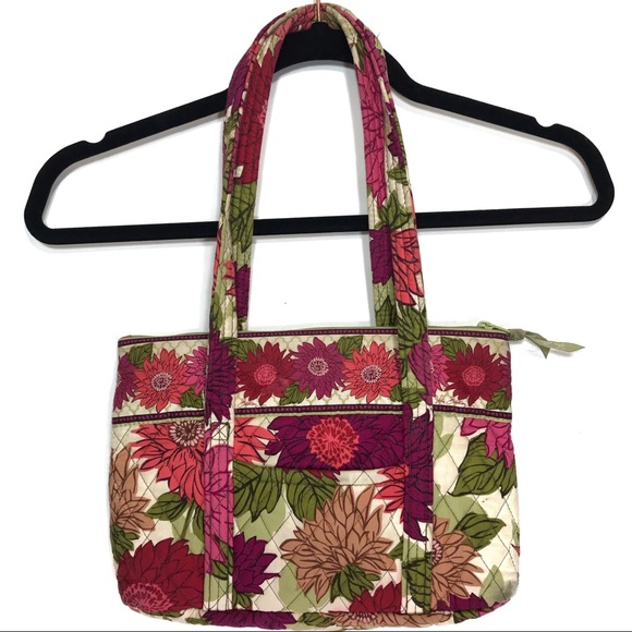 Vera Bradley Handbags - Hello Dahlia! Vera Bradley Quilted Purse